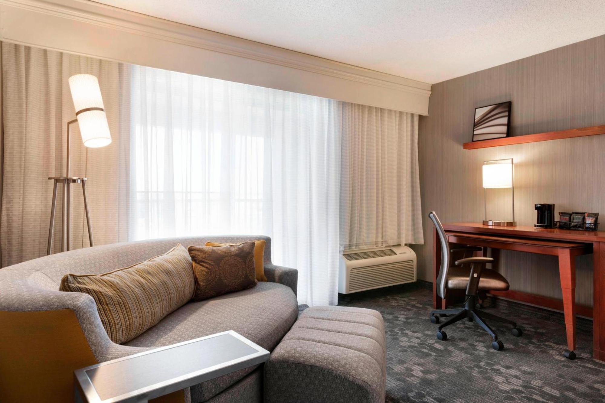 Hotel Courtyard By Marriott Bloomington Normal Exterior foto